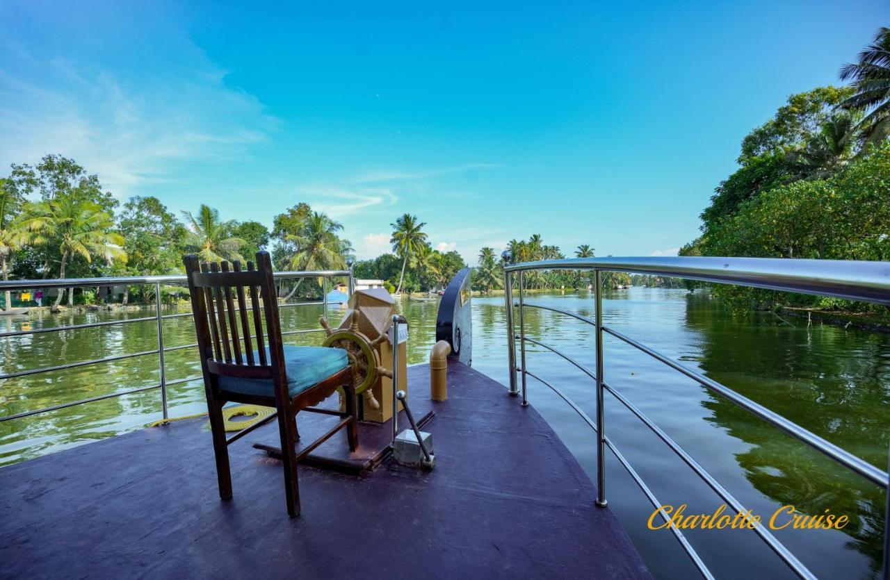 Отель Charlotte Cruise House Boat Alappuzha Экстерьер фото