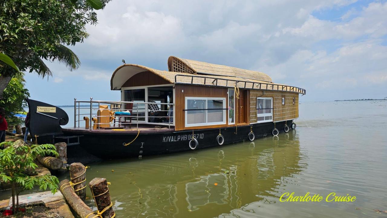 Отель Charlotte Cruise House Boat Alappuzha Экстерьер фото