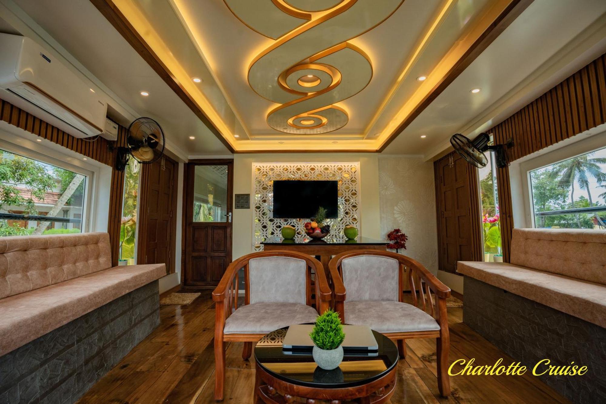 Отель Charlotte Cruise House Boat Alappuzha Экстерьер фото