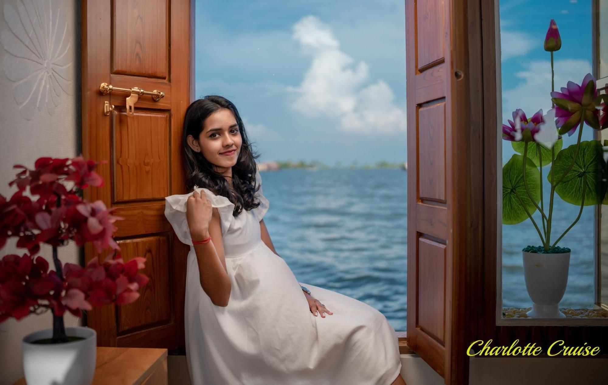 Отель Charlotte Cruise House Boat Alappuzha Экстерьер фото